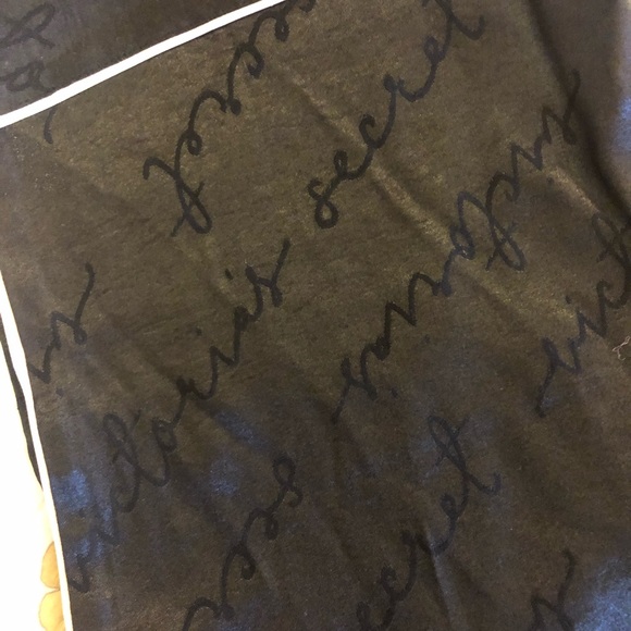 NWOT Silky Victoria’s Secret Pajama Set - Picture 9 of 10